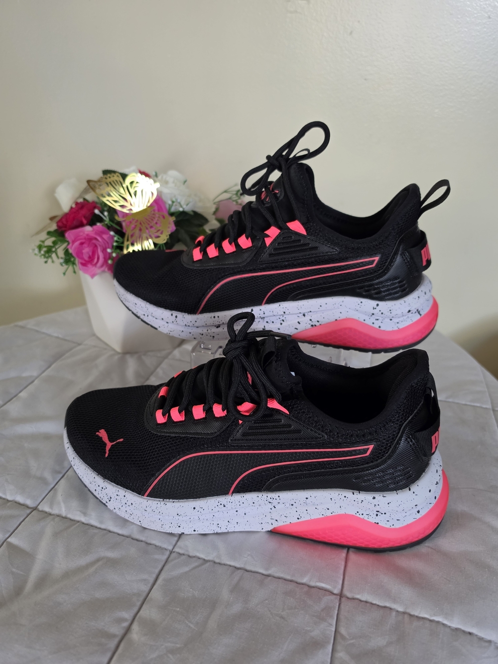 PUMA Women's Black & Pink Athletic Running Sneakers Size 10